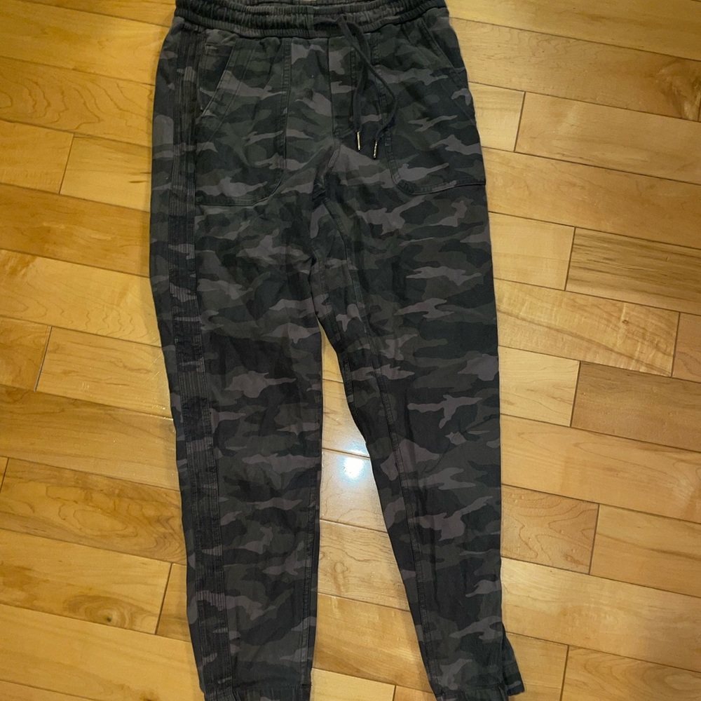 Sold on mercari  farallon black olive Camo joggers - Picture 2 of 6